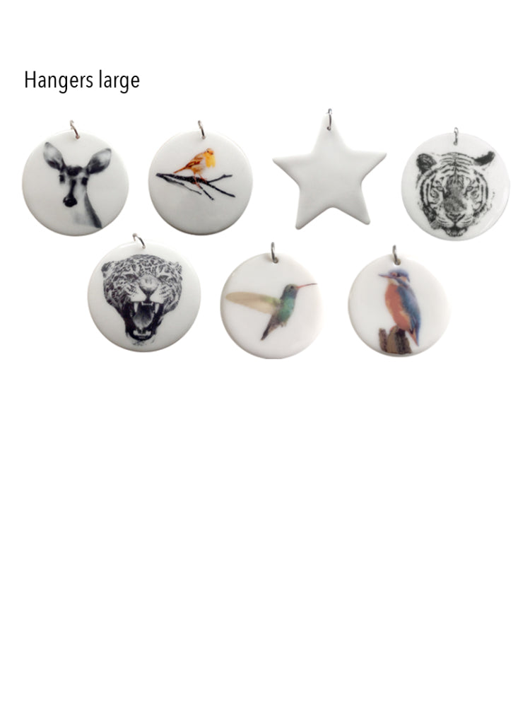 Overzichtsfoto van handgemaakte keramieken hangers large