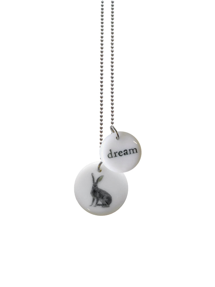 Handgemaakte keramieken ketting met medium hanger Haasje en kleine hanger met Dream